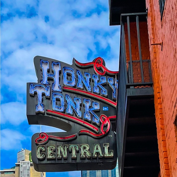 Meet your Posher, Marybeth - Picture 6 of 9